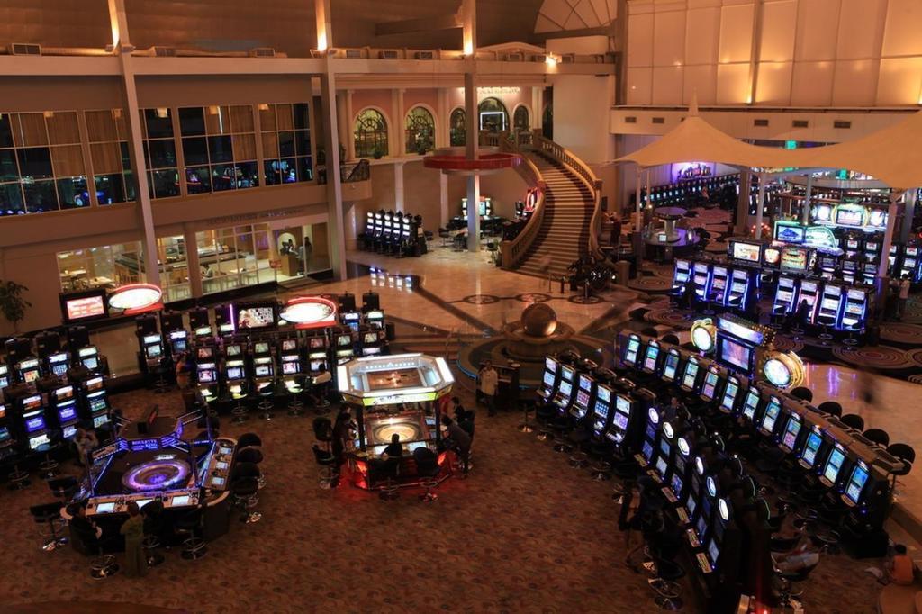 Holiday Palace Ou Chrov Bagian luar foto