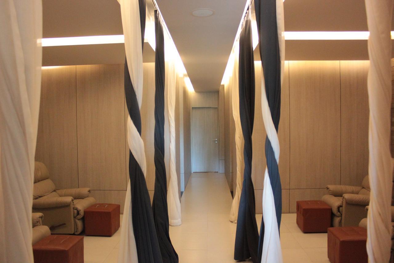 Holiday Palace Ou Chrov Bagian luar foto