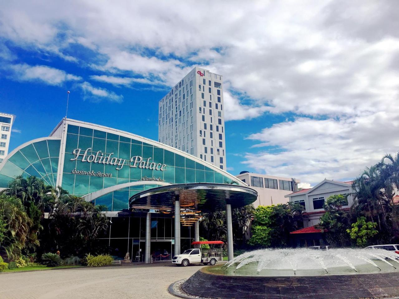 Holiday Palace Ou Chrov Bagian luar foto